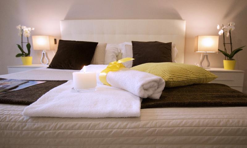 Hq Aparthotel Milano Inn - Smart Suites ชินิเซลโลบาลซาโม ภายนอก รูปภาพ